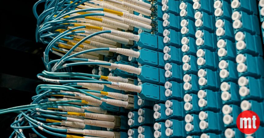 Parl panel on telecom