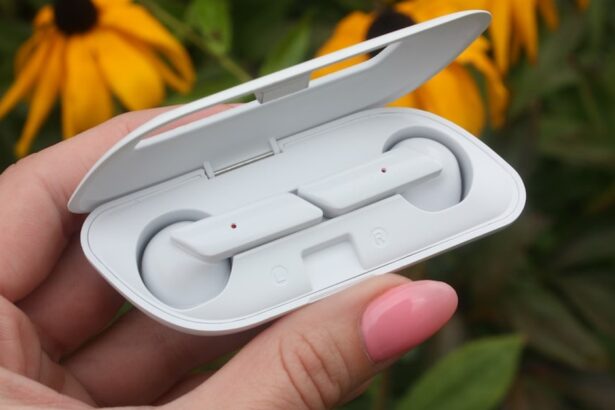 boAt Airdopes ProClip TWS Launches in India With 52-Hour Battery | The Mobile Times