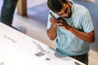 India Launches $6.5B Smartphone Manufacturing Push to Cut China Dependence | The Mobile Times